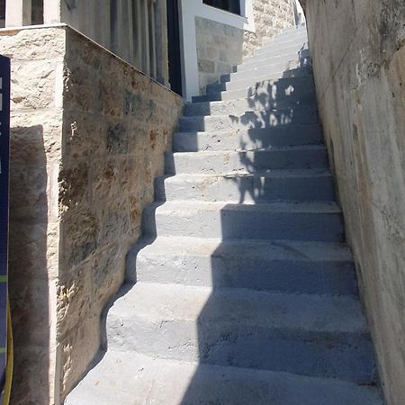 Apartment By The Sea Tivat Bagian luar foto